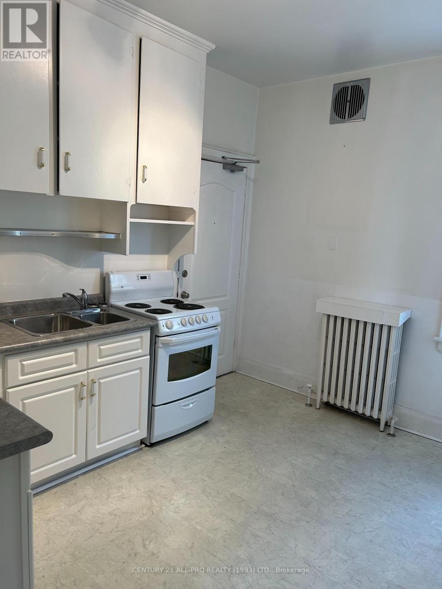 34 John Street, Port Hope, Ontario L1A 1H5 - Photo 11 - X12465813