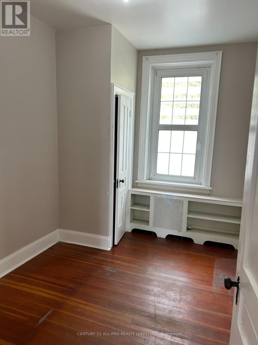 34 John Street, Port Hope, Ontario L1A 1H5 - Photo 14 - X12465813