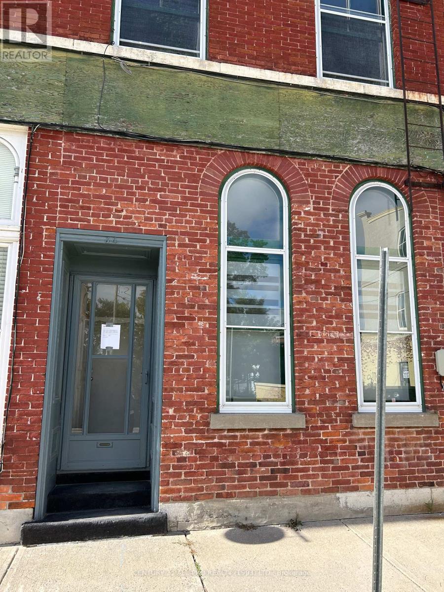 34 John Street, Port Hope, Ontario L1A 1H5 - Photo 2 - X12465813