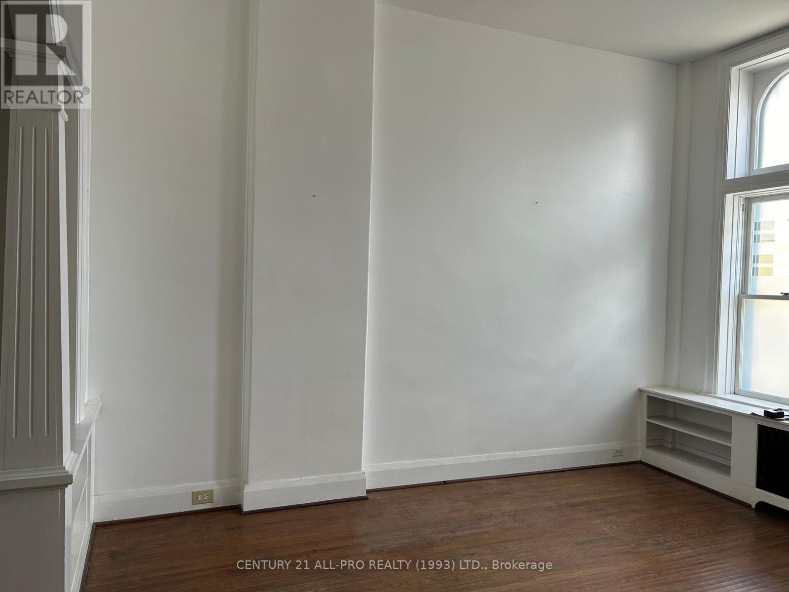 34 John Street, Port Hope, Ontario L1A 1H5 - Photo 5 - X12465813