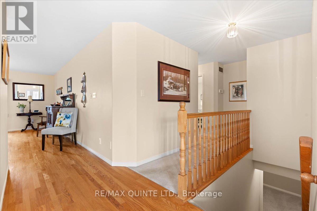 42 Spruce Gardens, Belleville, Ontario  K8N 5Y6 - Photo 11 - X12465837