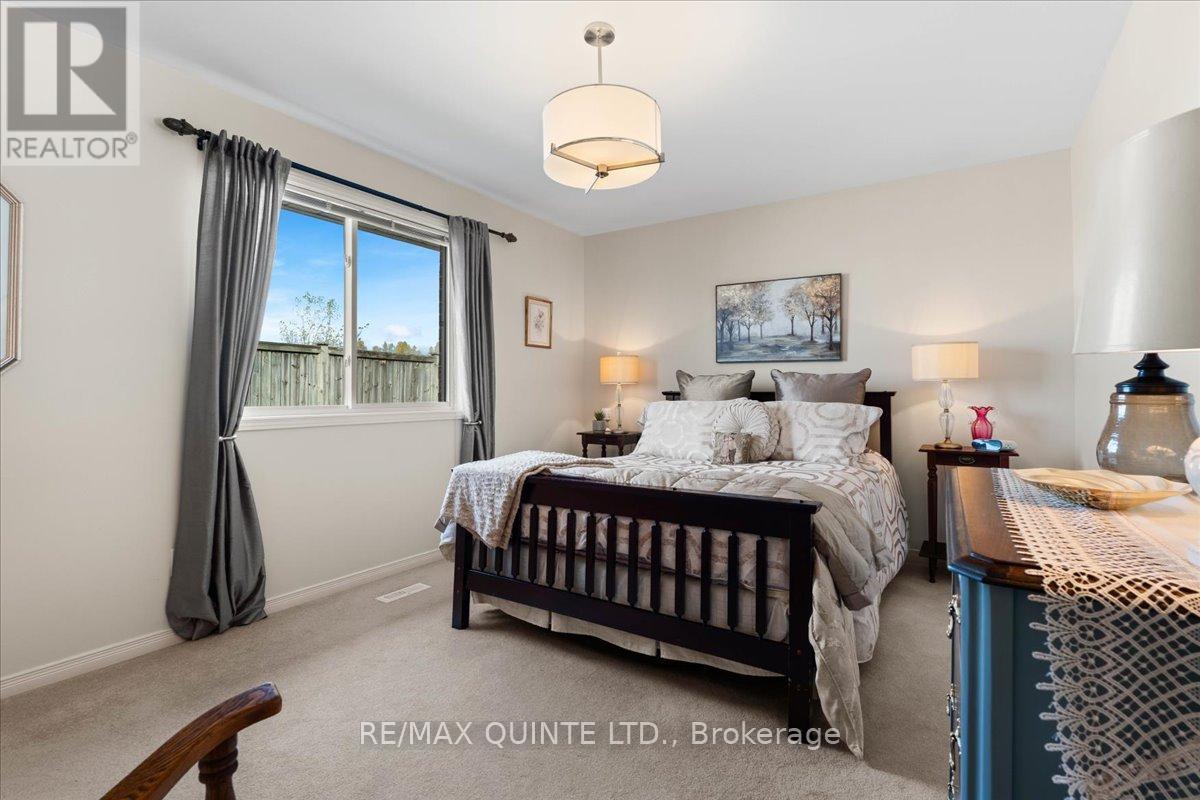 42 Spruce Gardens, Belleville, Ontario  K8N 5Y6 - Photo 19 - X12465837