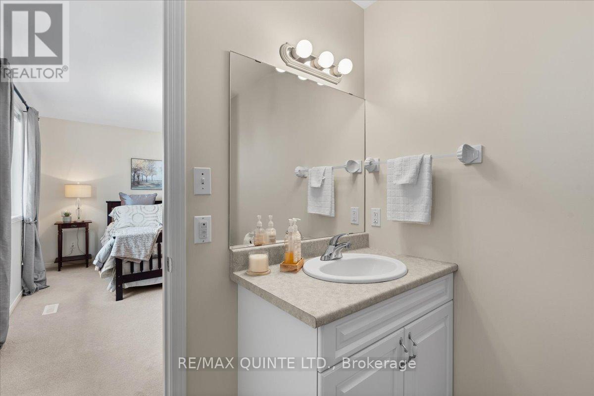 42 Spruce Gardens, Belleville, Ontario  K8N 5Y6 - Photo 22 - X12465837