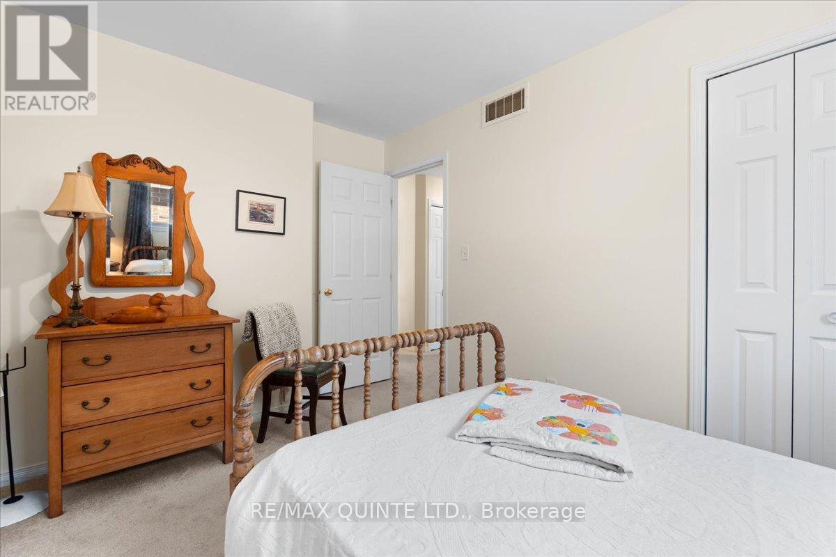 42 Spruce Gardens, Belleville, Ontario  K8N 5Y6 - Photo 24 - X12465837