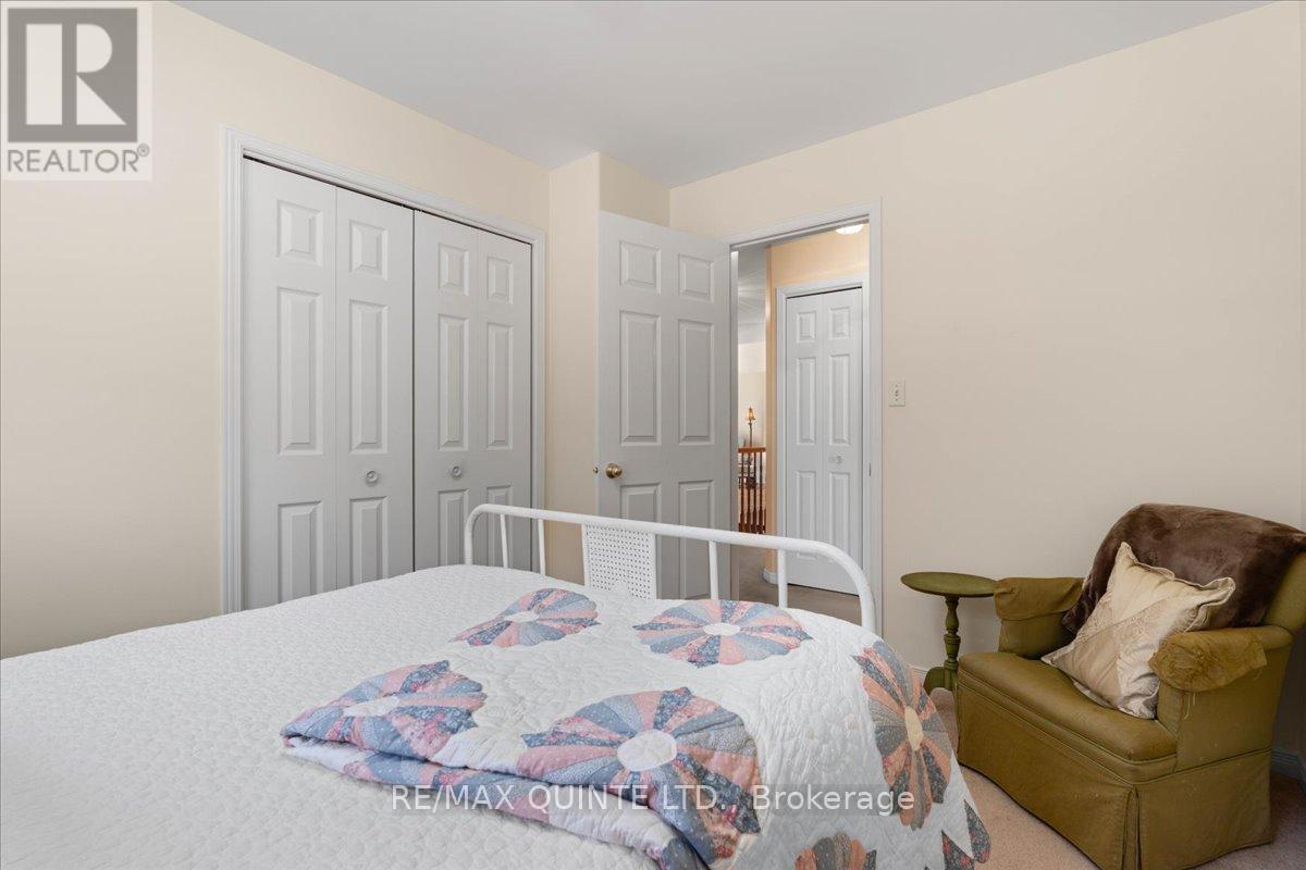 42 Spruce Gardens, Belleville, Ontario  K8N 5Y6 - Photo 25 - X12465837