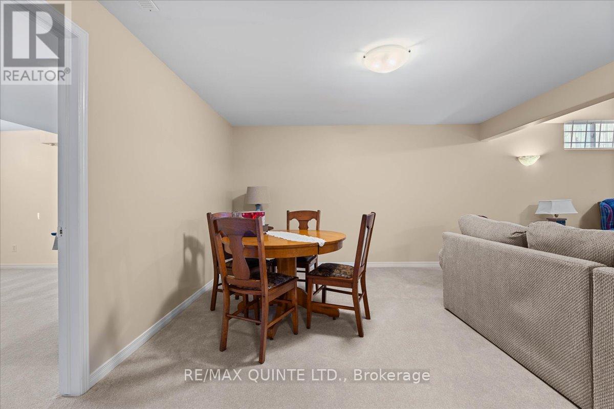 42 Spruce Gardens, Belleville, Ontario  K8N 5Y6 - Photo 32 - X12465837