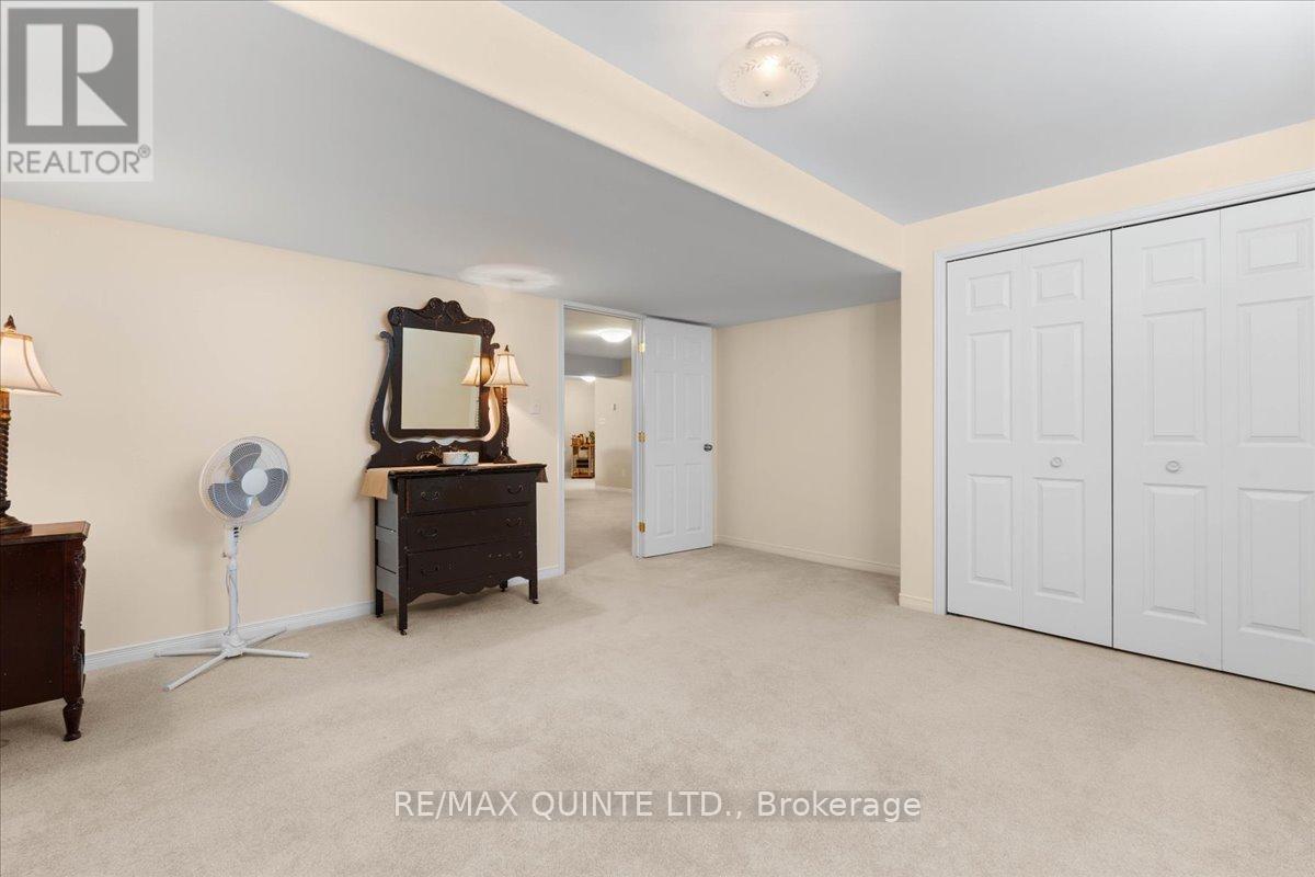 42 Spruce Gardens, Belleville, Ontario  K8N 5Y6 - Photo 34 - X12465837