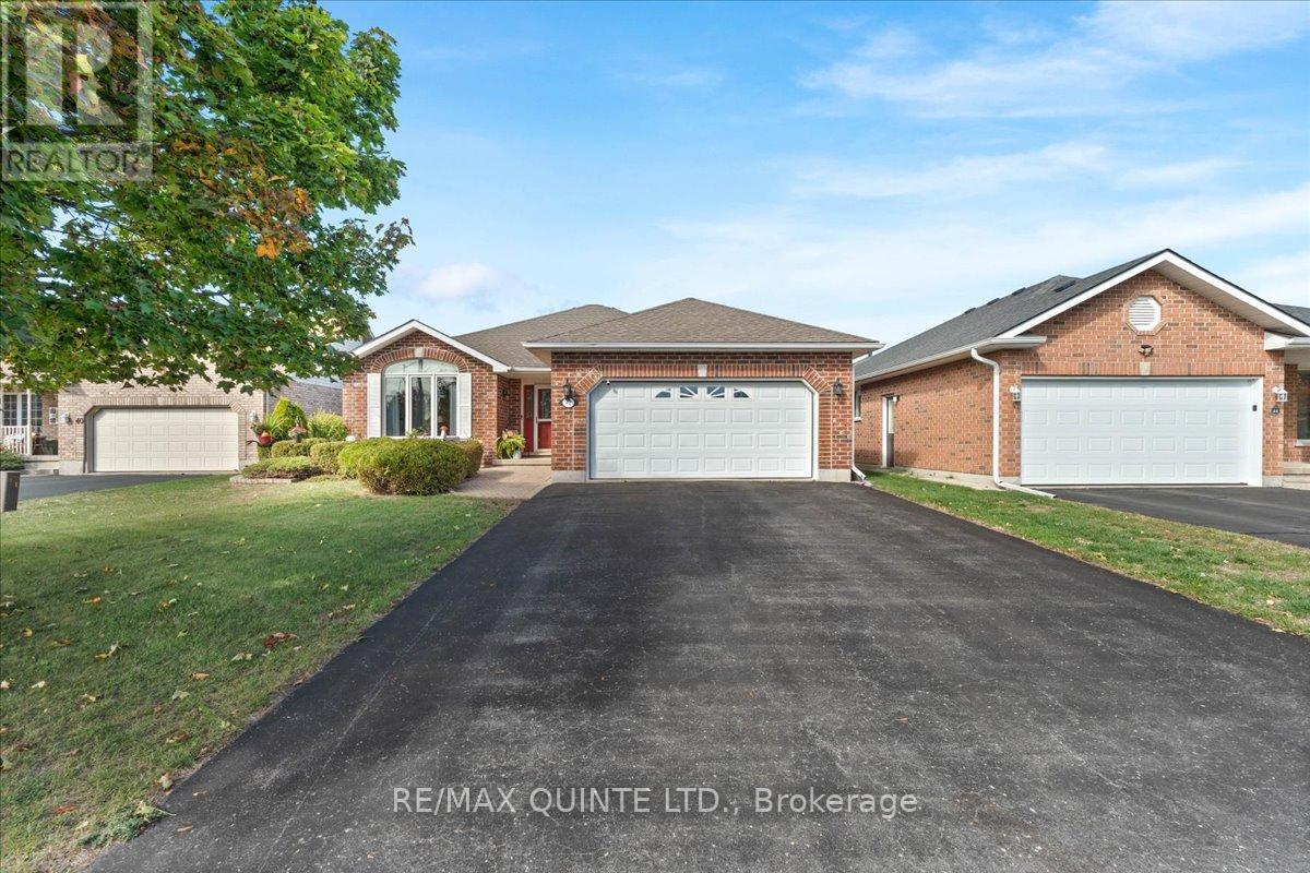 42 Spruce Gardens, Belleville, Ontario  K8N 5Y6 - Photo 5 - X12465837