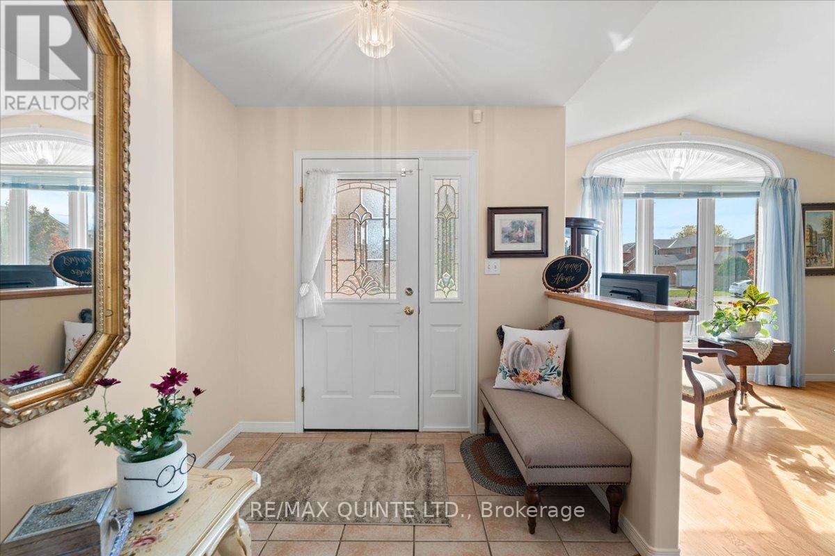 42 Spruce Gardens, Belleville, Ontario  K8N 5Y6 - Photo 7 - X12465837