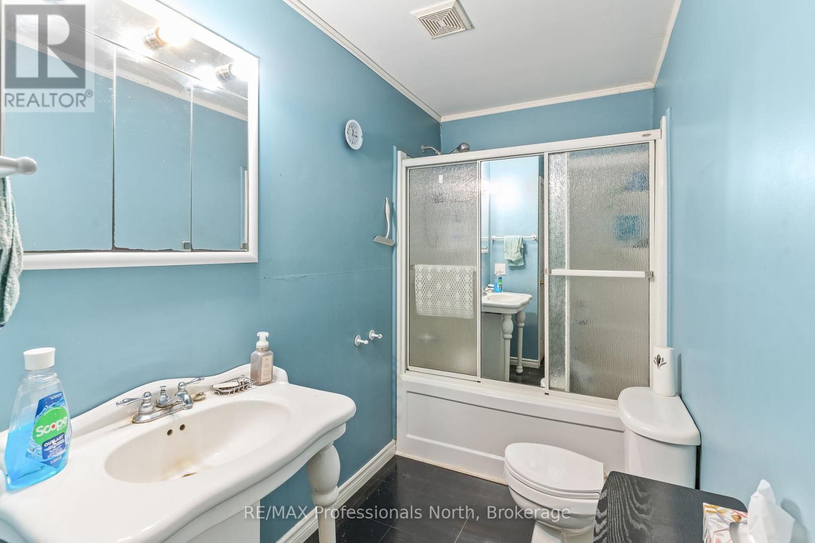 2179 South Lake Road, Minden Hills (Snowdon), Ontario  K0M 2K0 - Photo 14 - X12465807