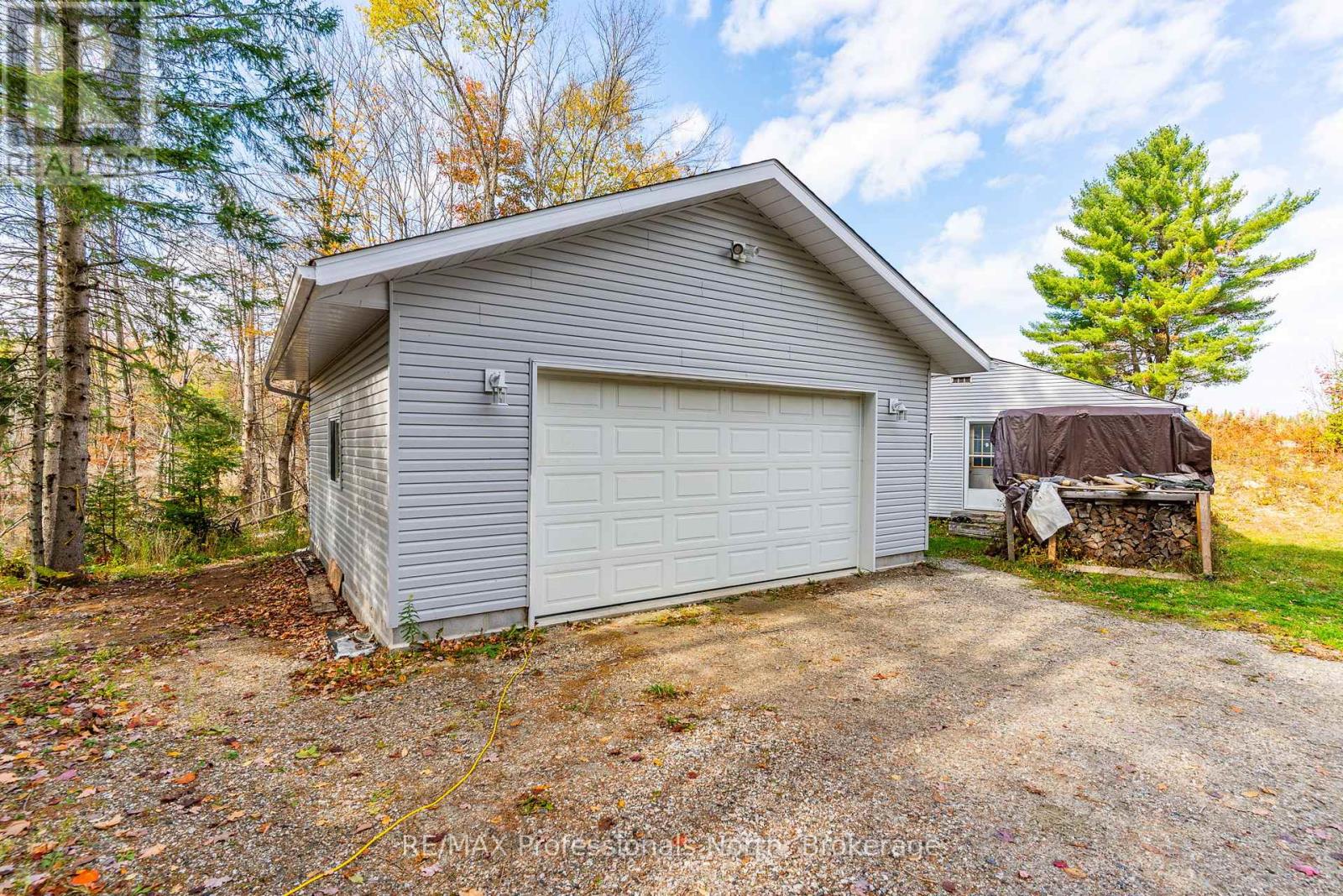 2179 South Lake Road, Minden Hills (Snowdon), Ontario  K0M 2K0 - Photo 30 - X12465807