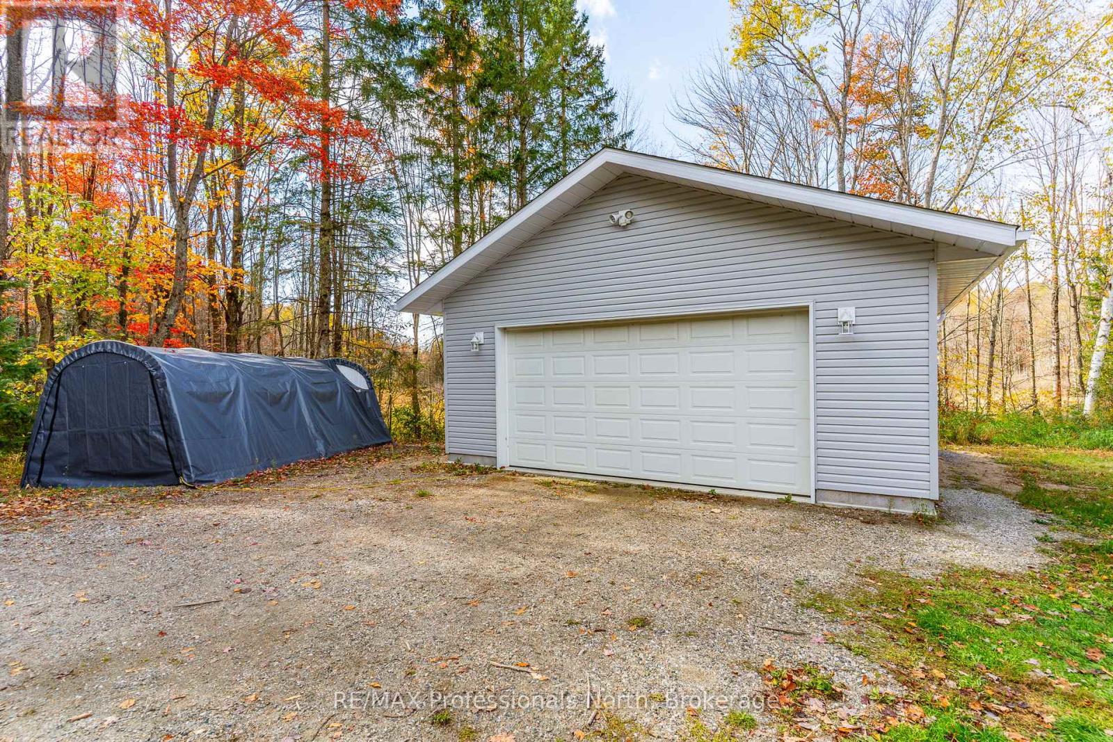 2179 South Lake Road, Minden Hills (Snowdon), Ontario  K0M 2K0 - Photo 31 - X12465807
