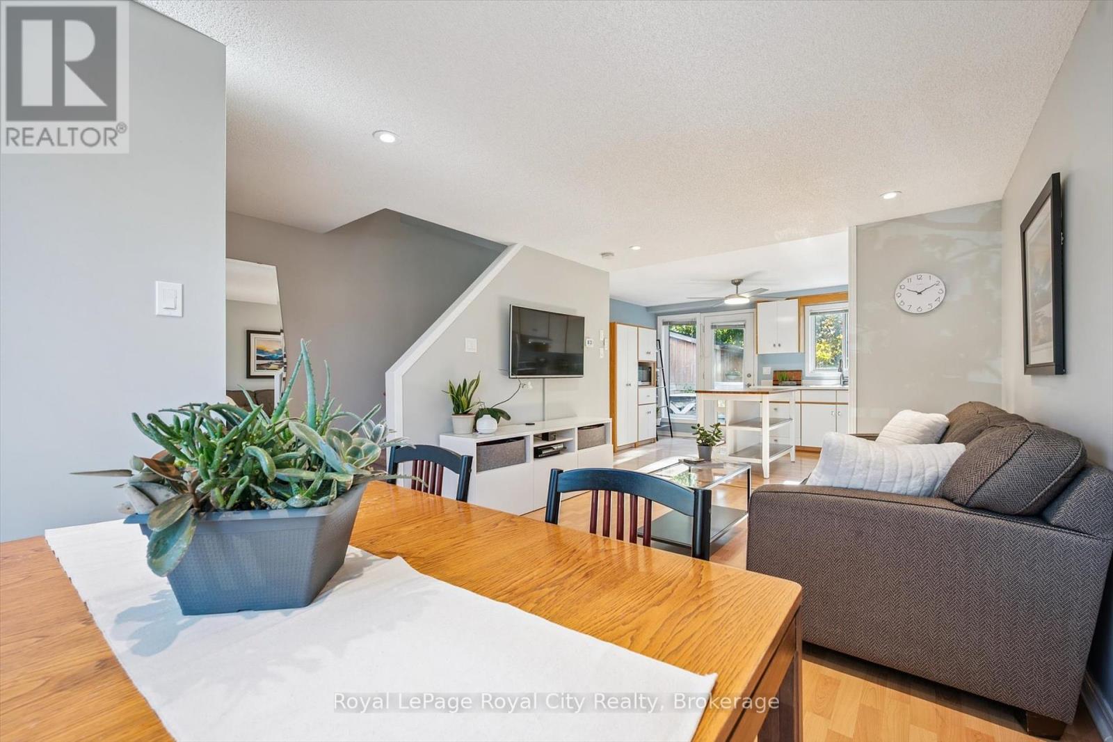 74 Troy Crescent, Guelph (Grange Road), Ontario  N1E 6W8 - Photo 6 - X12465819