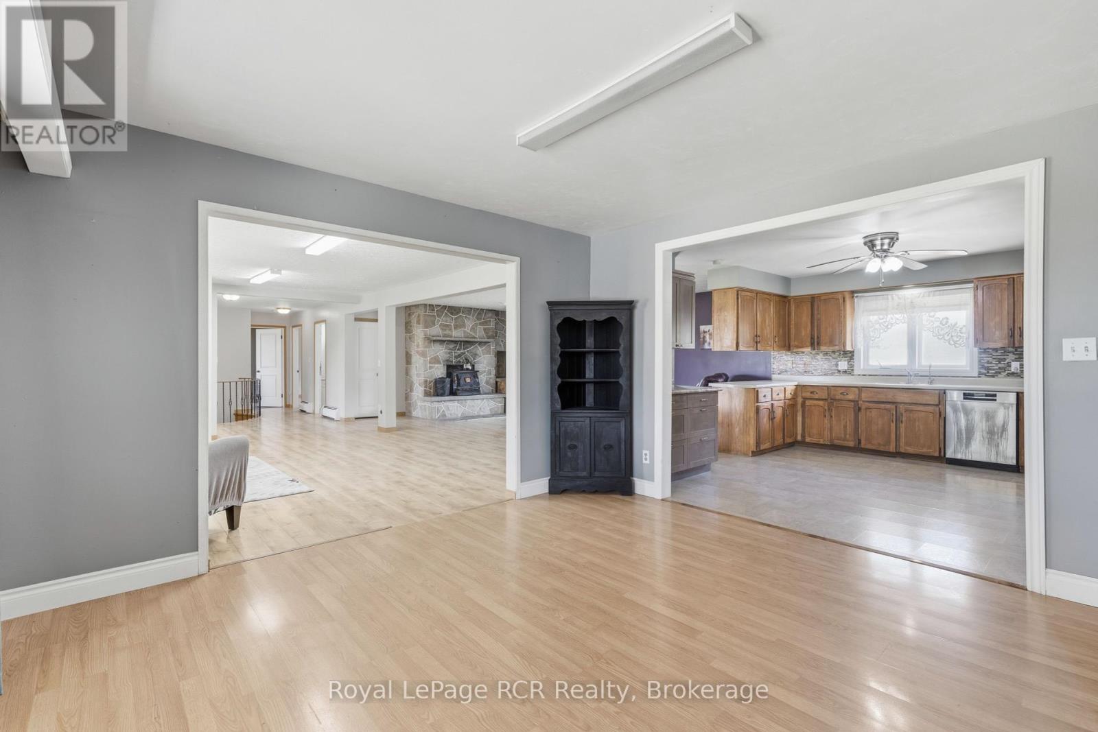 8989 Concession 11, Wellington North, Ontario  N0G 2L0 - Photo 15 - X12465825