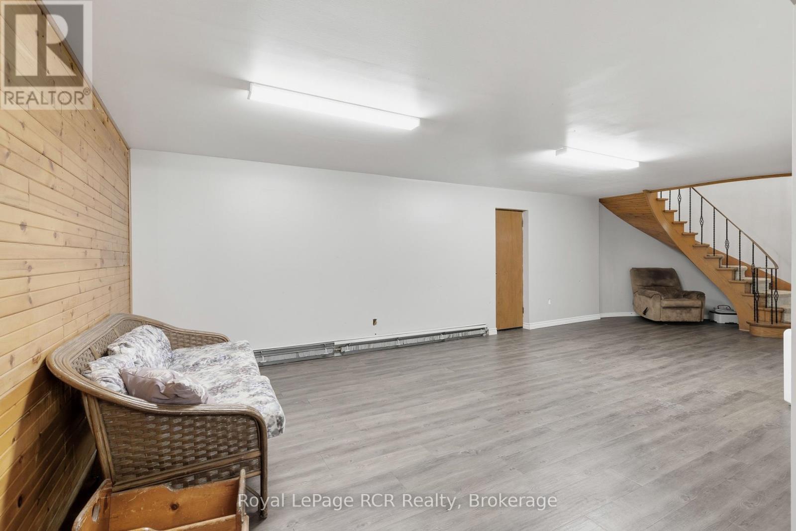 8989 Concession 11, Wellington North, Ontario  N0G 2L0 - Photo 26 - X12465825