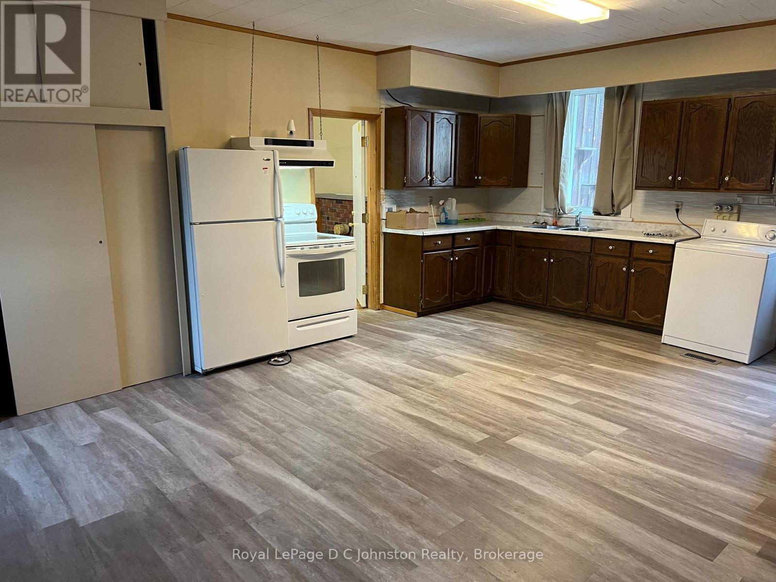 3643 Hwy 21, Kincardine, Ontario  N0G 2T0 - Photo 9 - X12465830