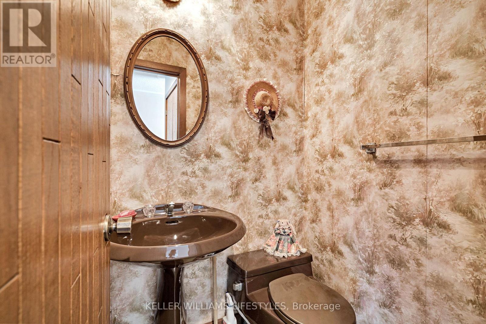 138 Gardenvale Crescent, London South, Ontario  N6J 4B9 - Photo 13 - X12465802