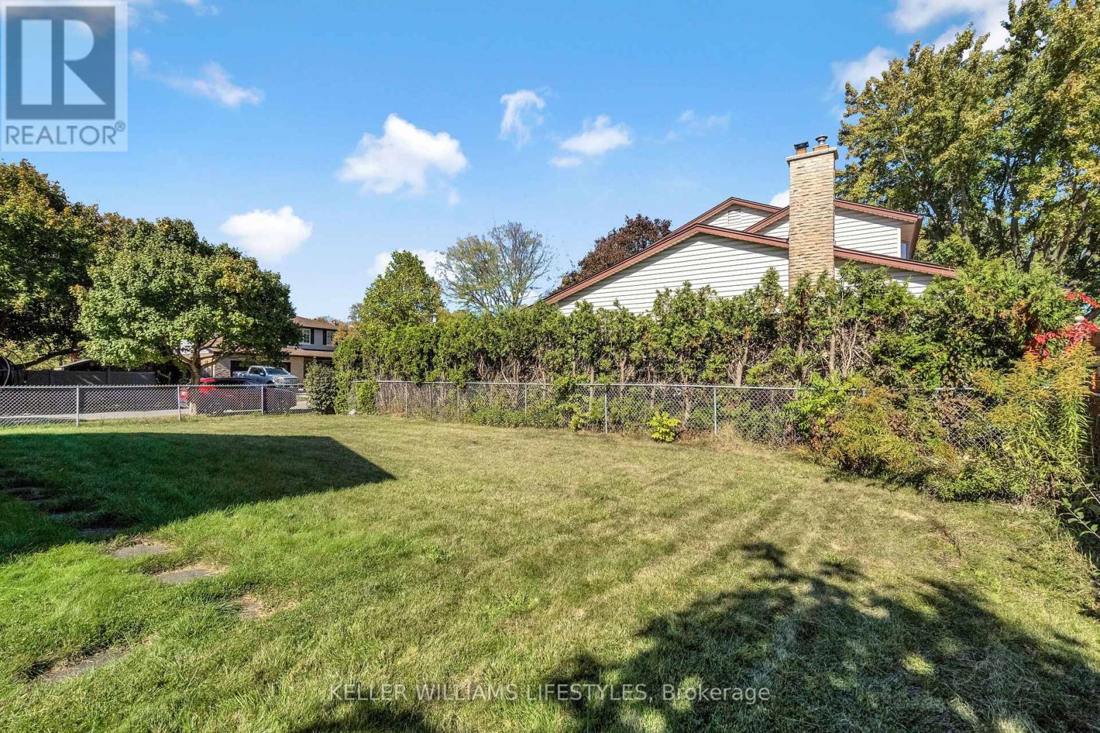138 Gardenvale Crescent, London South, Ontario  N6J 4B9 - Photo 23 - X12465802