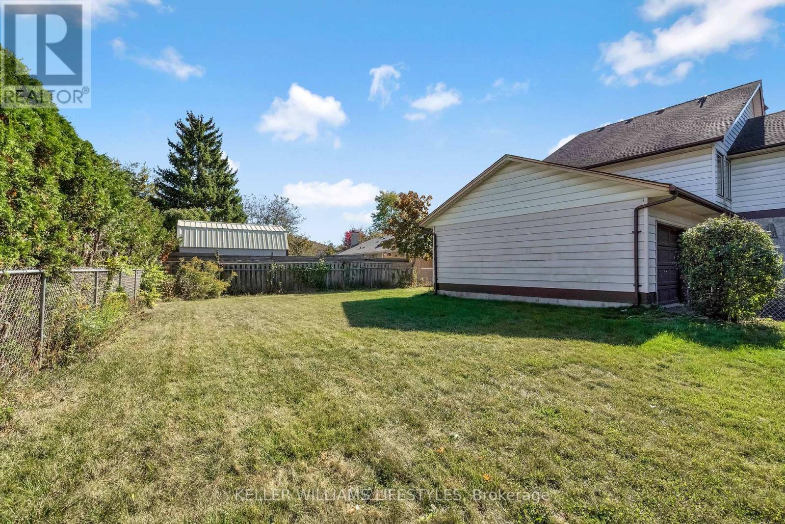 138 Gardenvale Crescent, London South, Ontario  N6J 4B9 - Photo 25 - X12465802