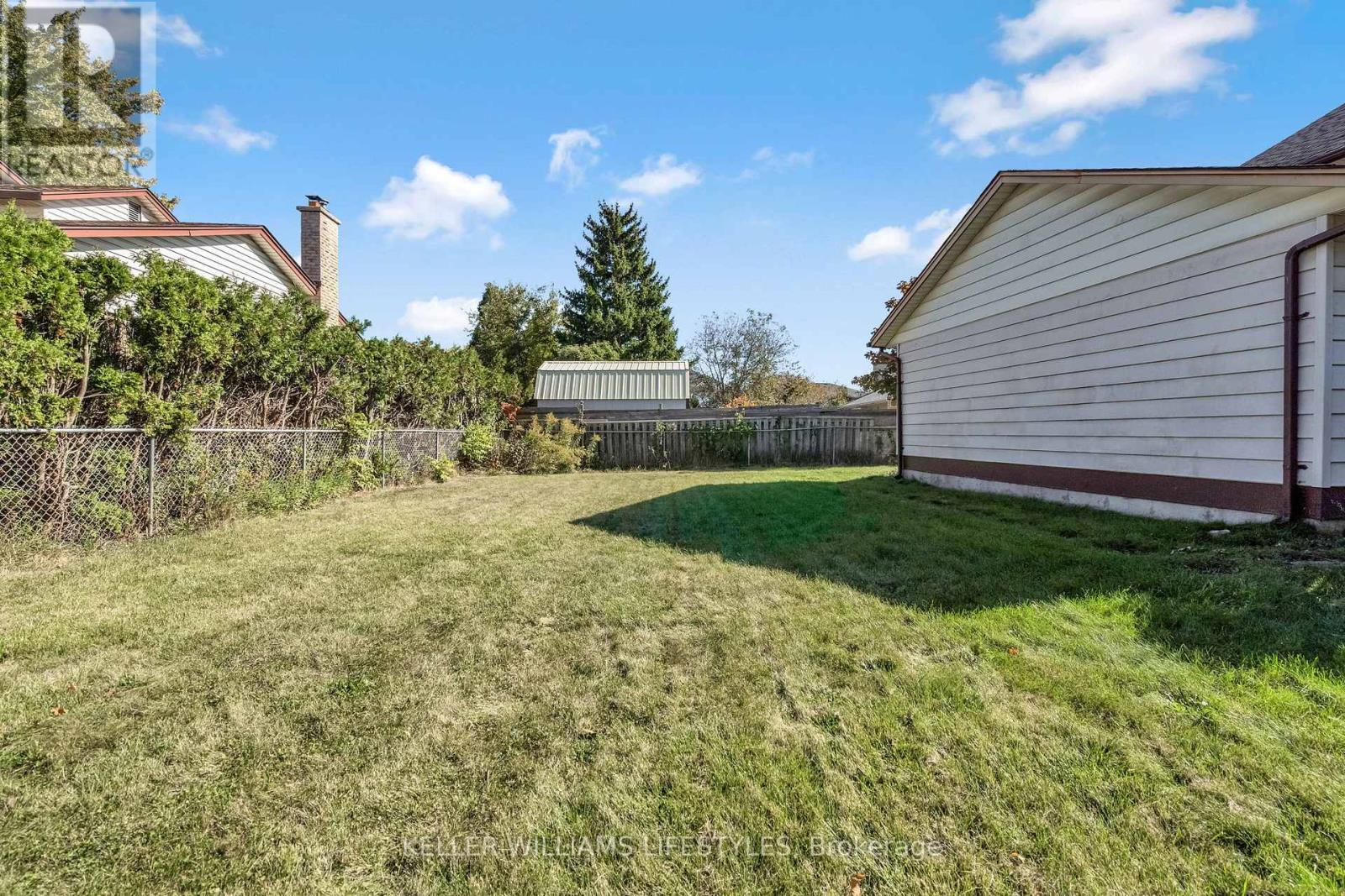 138 Gardenvale Crescent, London South, Ontario  N6J 4B9 - Photo 26 - X12465802