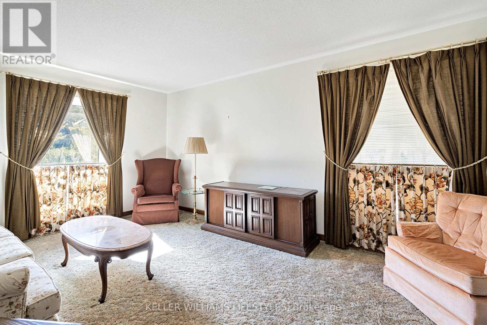 138 Gardenvale Crescent, London South, Ontario  N6J 4B9 - Photo 5 - X12465802