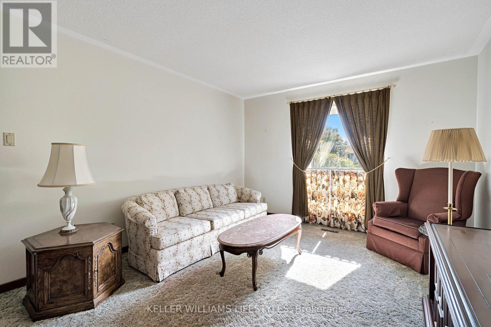 138 Gardenvale Crescent, London South, Ontario  N6J 4B9 - Photo 6 - X12465802