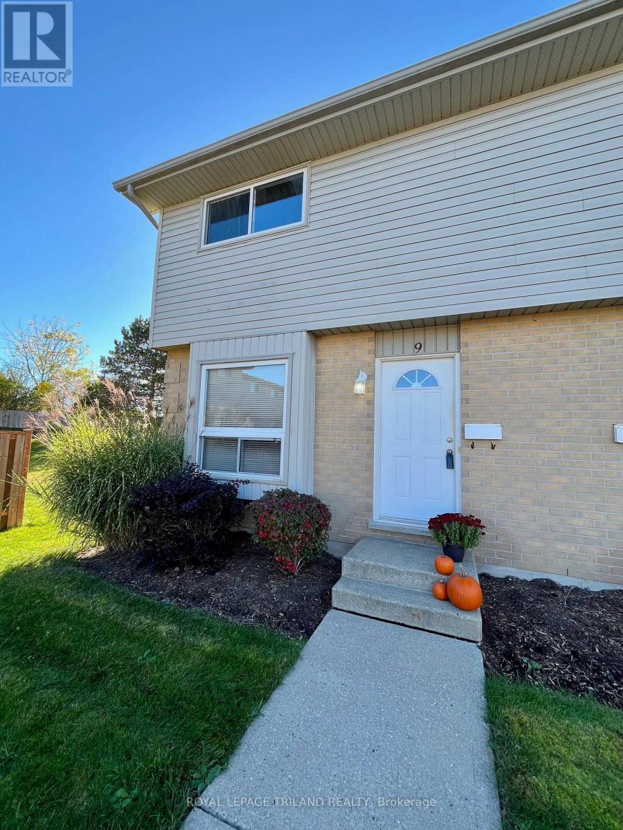 9 - 577 Third Street, London East, Ontario  N5V 4B8 - Photo 2 - X12465843