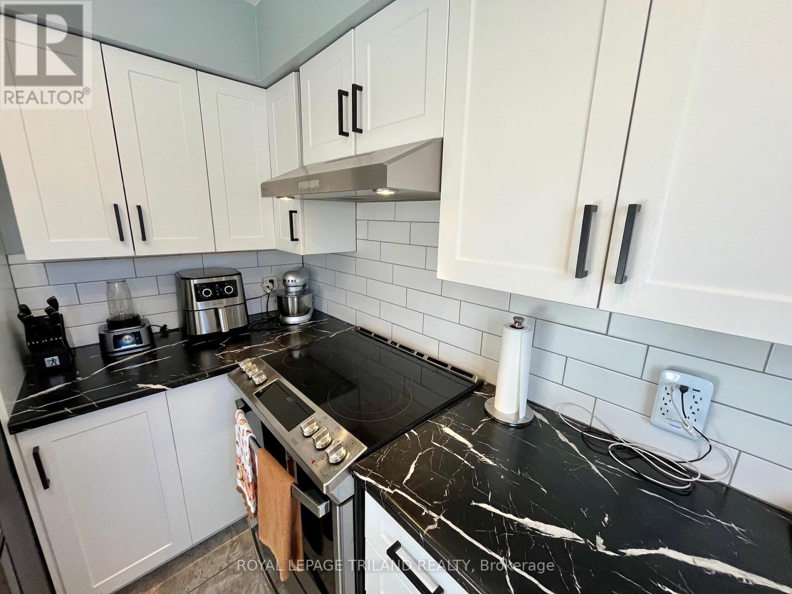 9 - 577 Third Street, London East, Ontario  N5V 4B8 - Photo 5 - X12465843