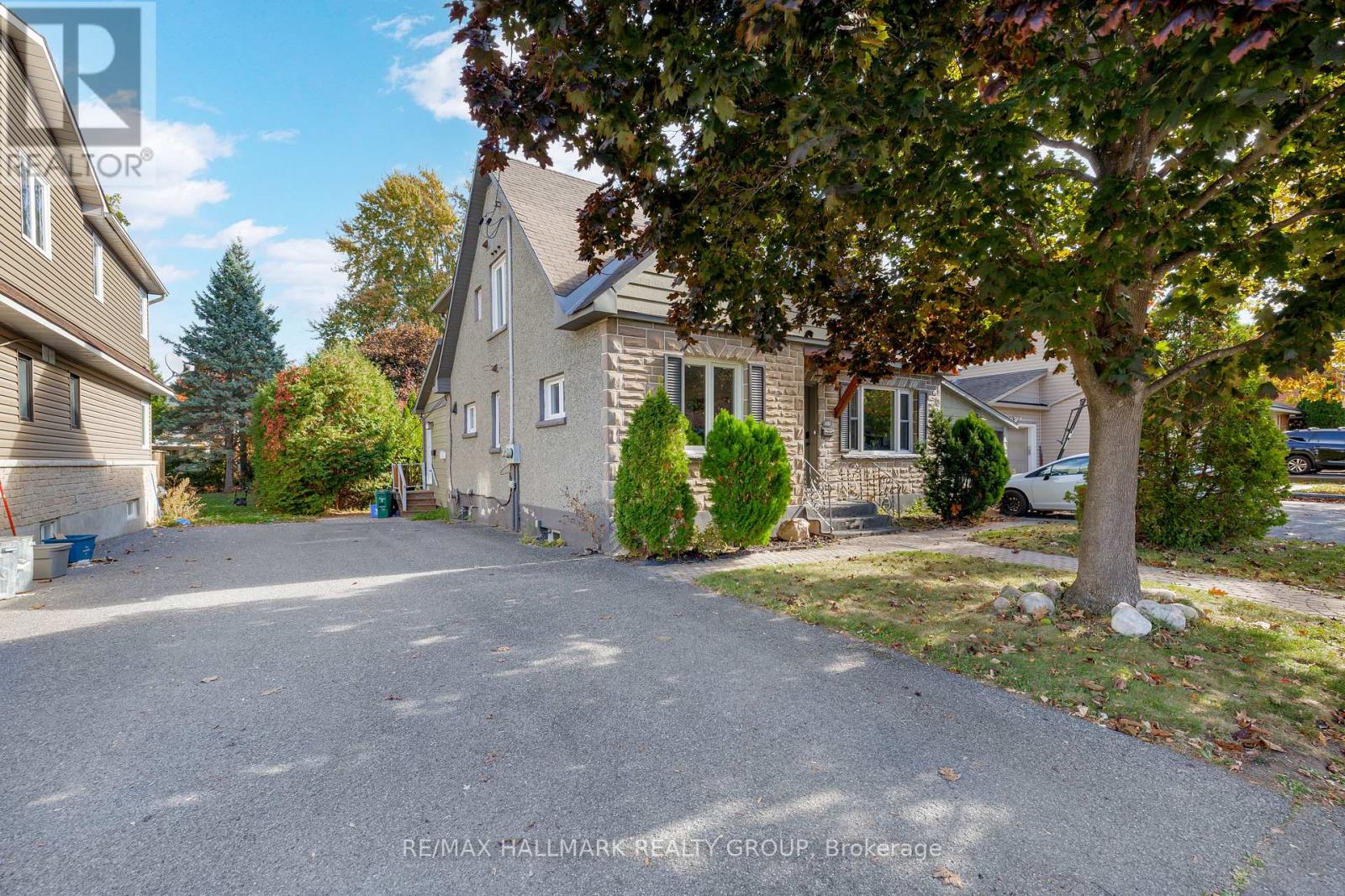 2 - 491 Evered Avenue, Ottawa, Ontario  K1Z 5K9 - Photo 2 - X12465817