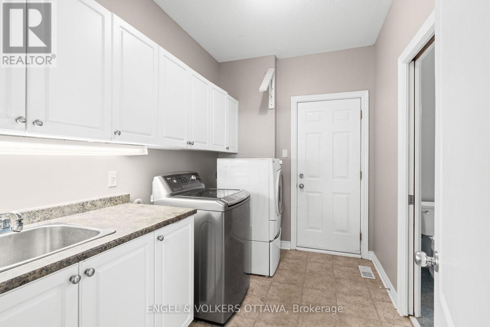98 Anfield Crescent E, Ottawa, Ontario  K2G 7B7 - Photo 15 - X12465846