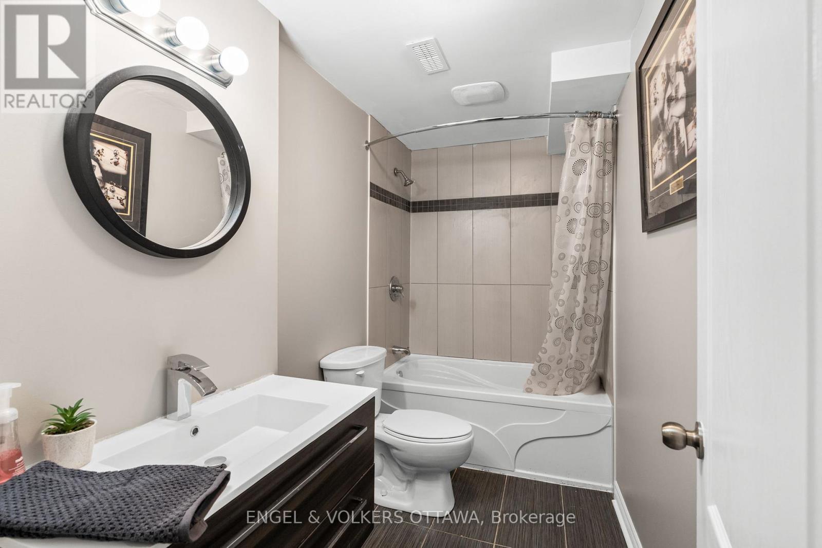98 Anfield Crescent E, Ottawa, Ontario  K2G 7B7 - Photo 37 - X12465846