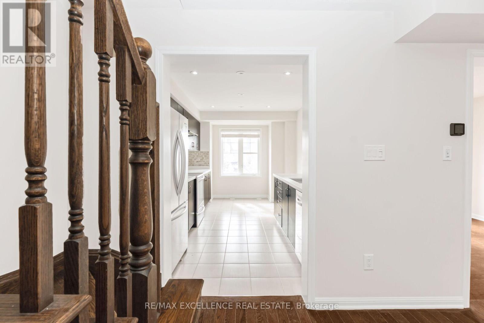 127 Bleasdale Avenue, Brampton, Ontario  L7A 0V8 - Photo 11 - W12464466