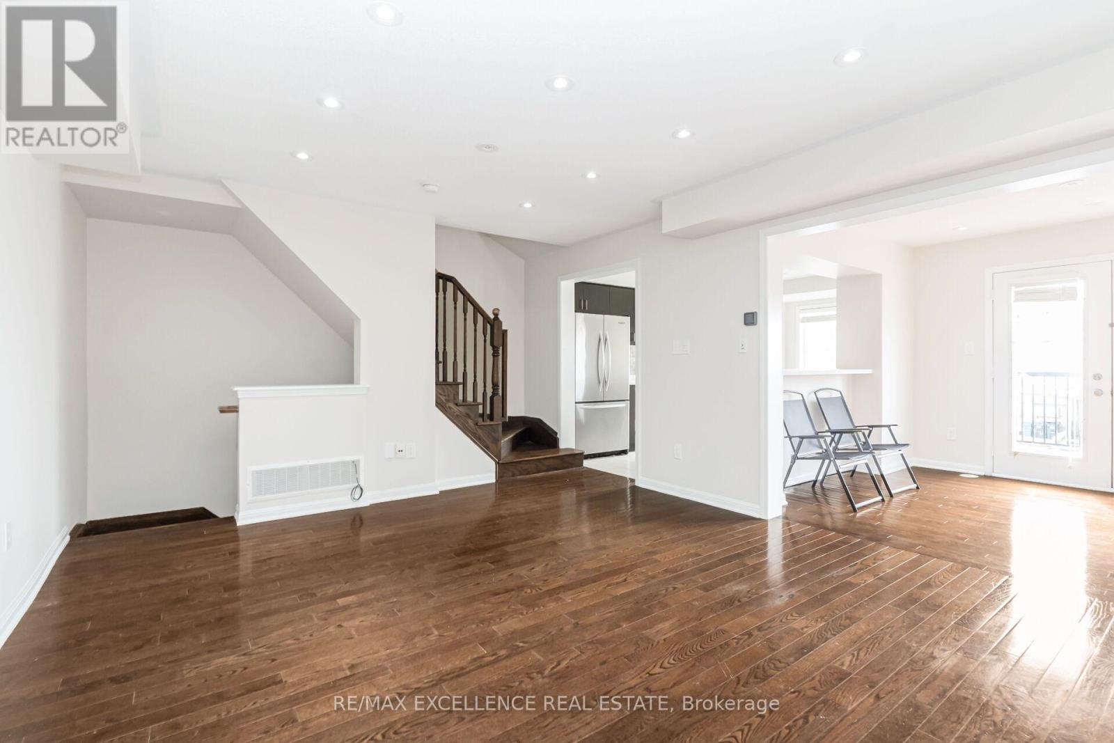 127 Bleasdale Avenue, Brampton, Ontario  L7A 0V8 - Photo 17 - W12464466