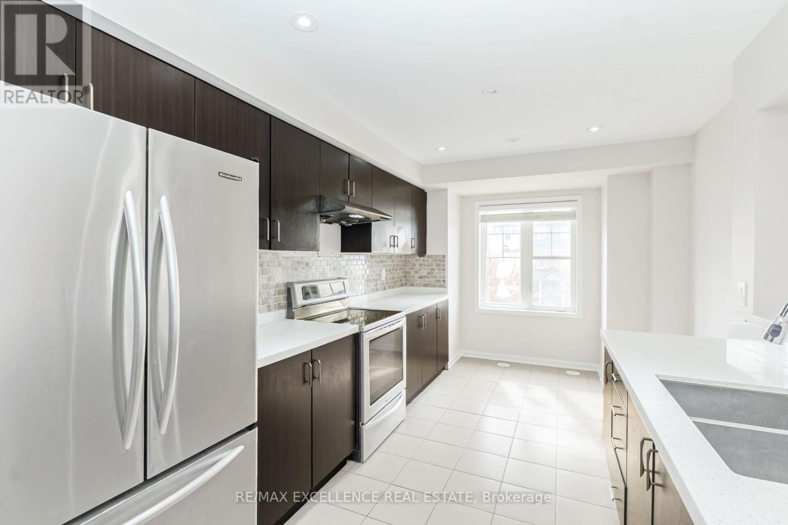 127 Bleasdale Avenue, Brampton, Ontario  L7A 0V8 - Photo 13 - W12464466