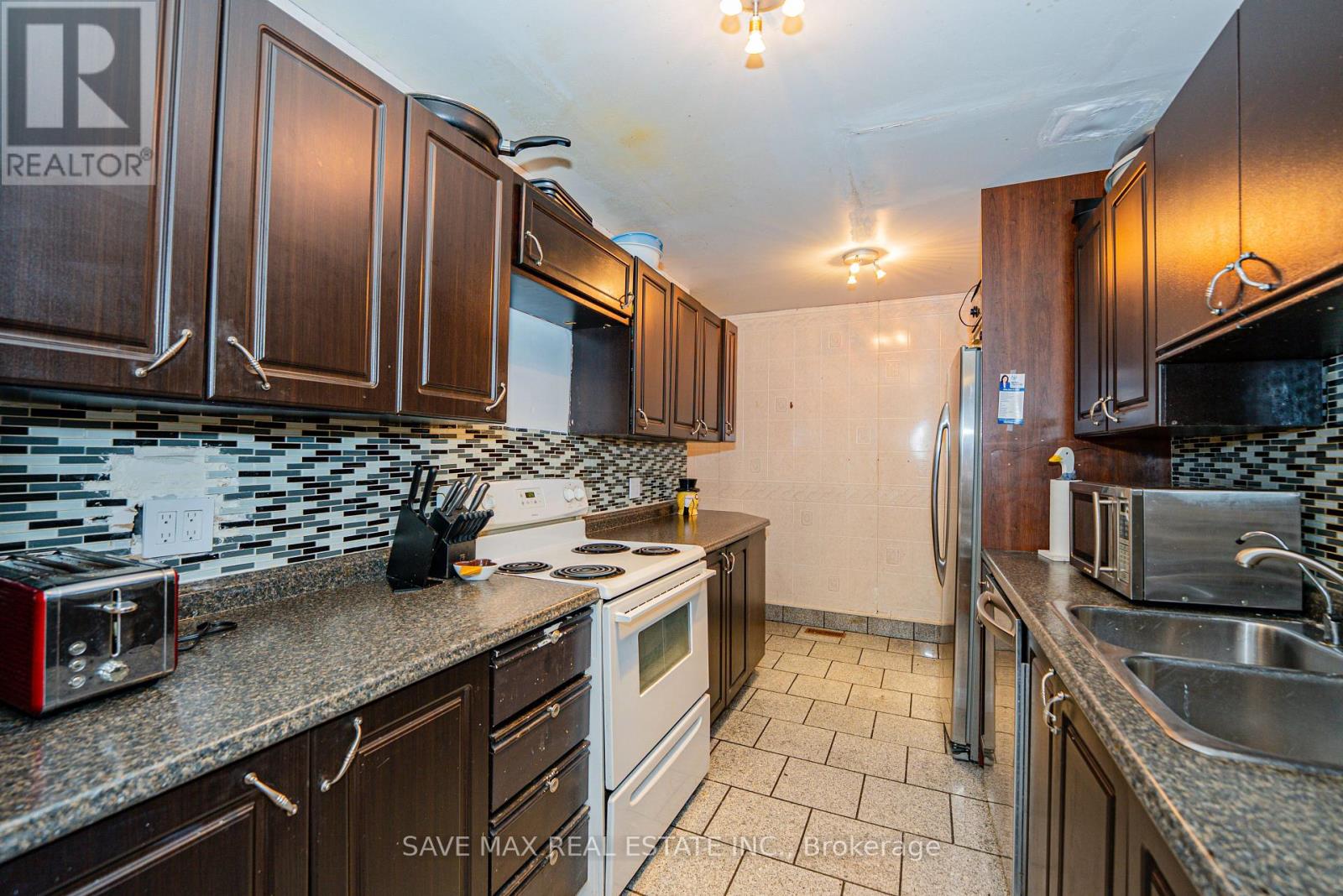 20 - 2301 Derry Road W, Mississauga (Meadowvale), Ontario  L5N 2R4 - Photo 10 - W12465480