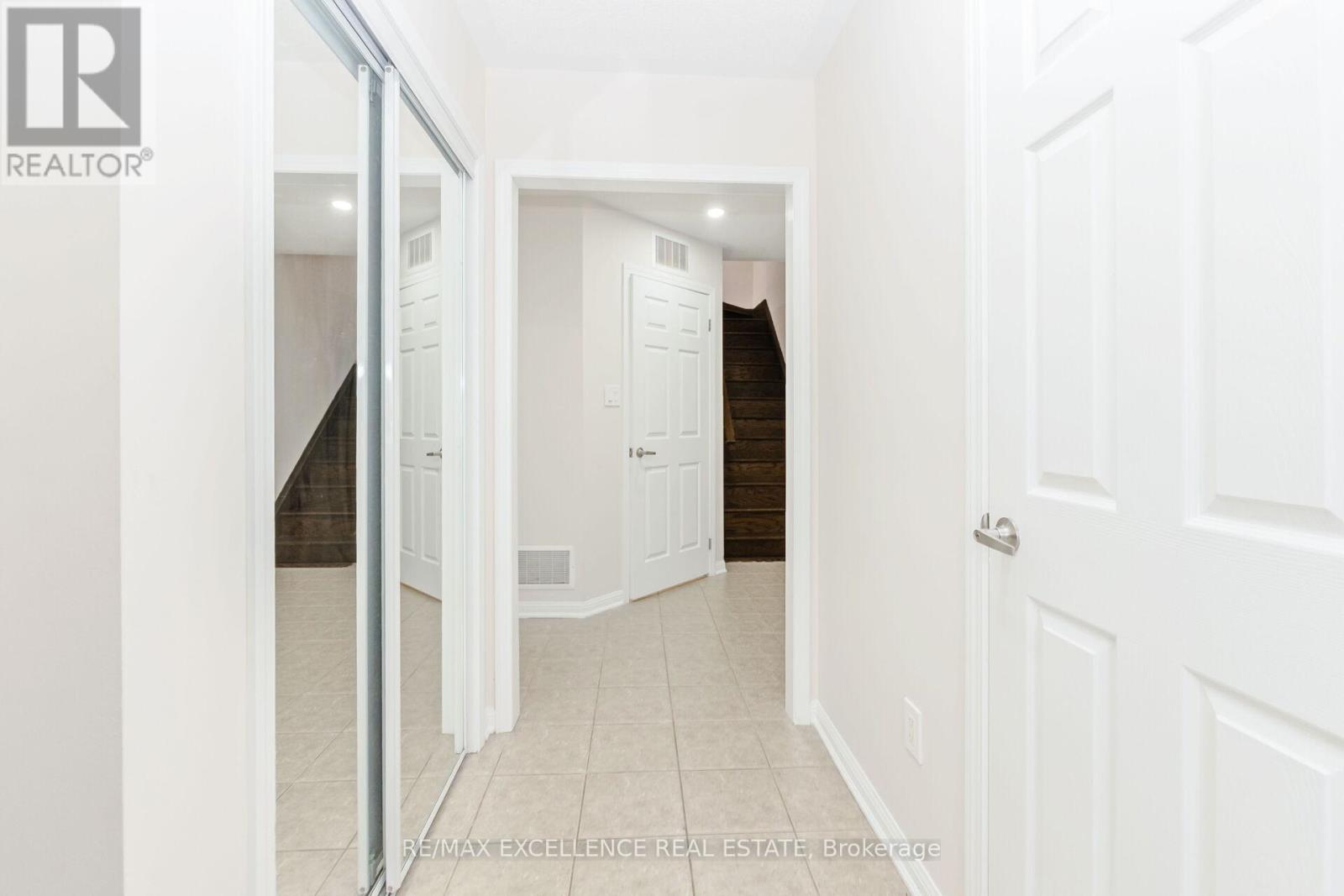 127 Bleasdale Avenue, Brampton, Ontario  L7A 0V8 - Photo 6 - W12464466