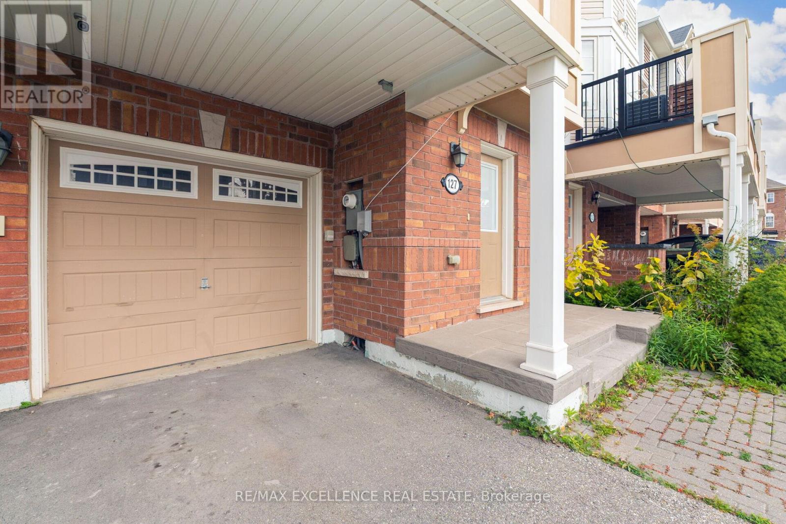 127 Bleasdale Avenue, Brampton, Ontario  L7A 0V8 - Photo 3 - W12464466