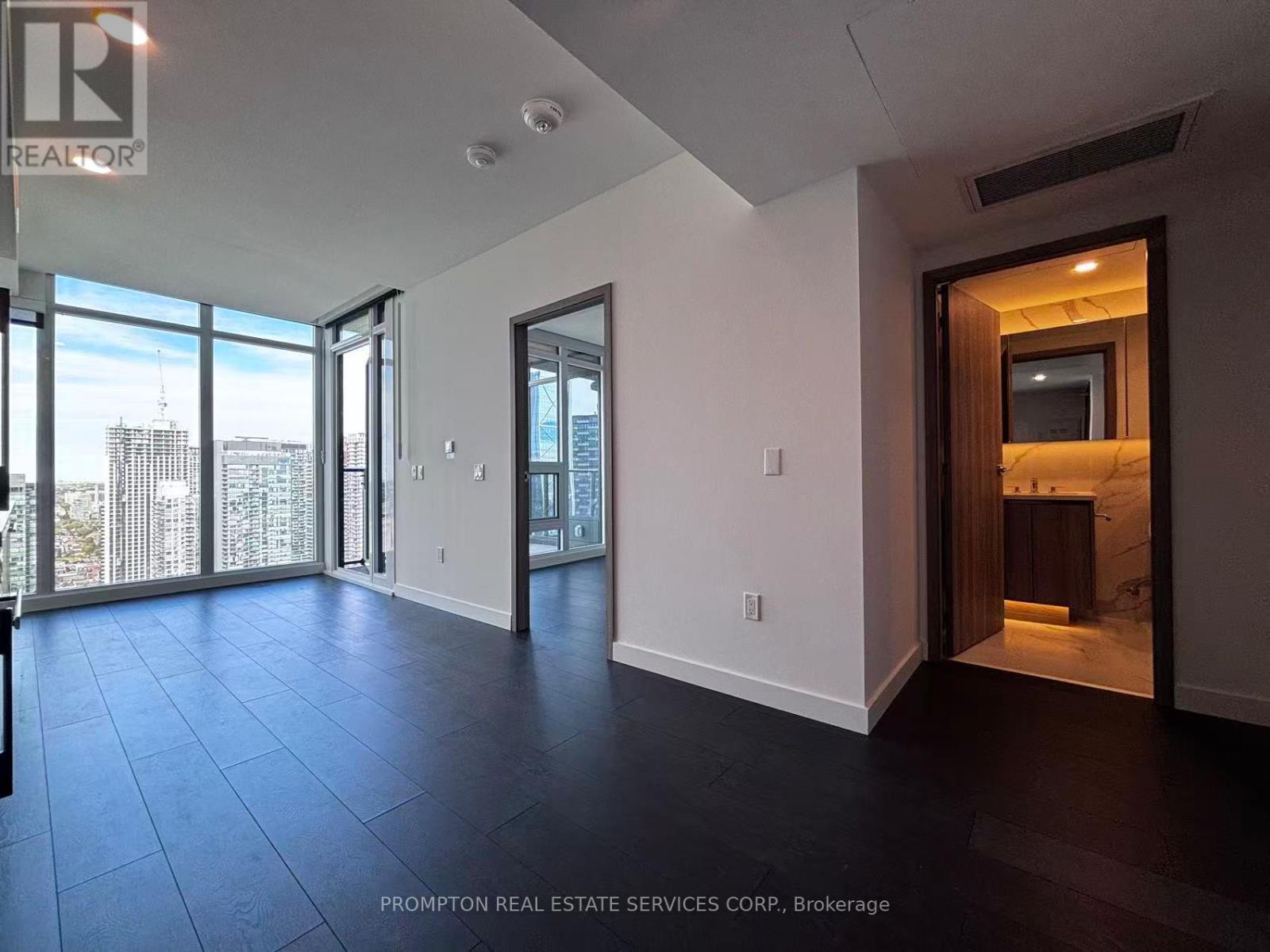 4602 - 1 Concord Cityplace Way, Toronto, Ontario  M5V 0X4 - Photo 4 - C12465608