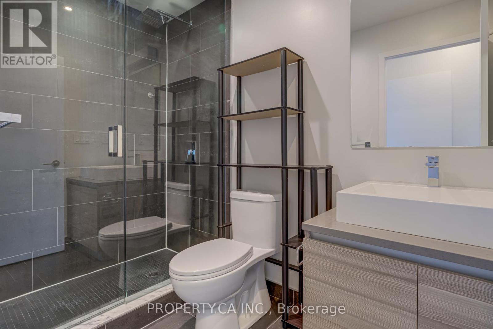 1202 - 111 Bathurst Street, Toronto, Ontario  M5V 0M9 - Photo 12 - C12465634