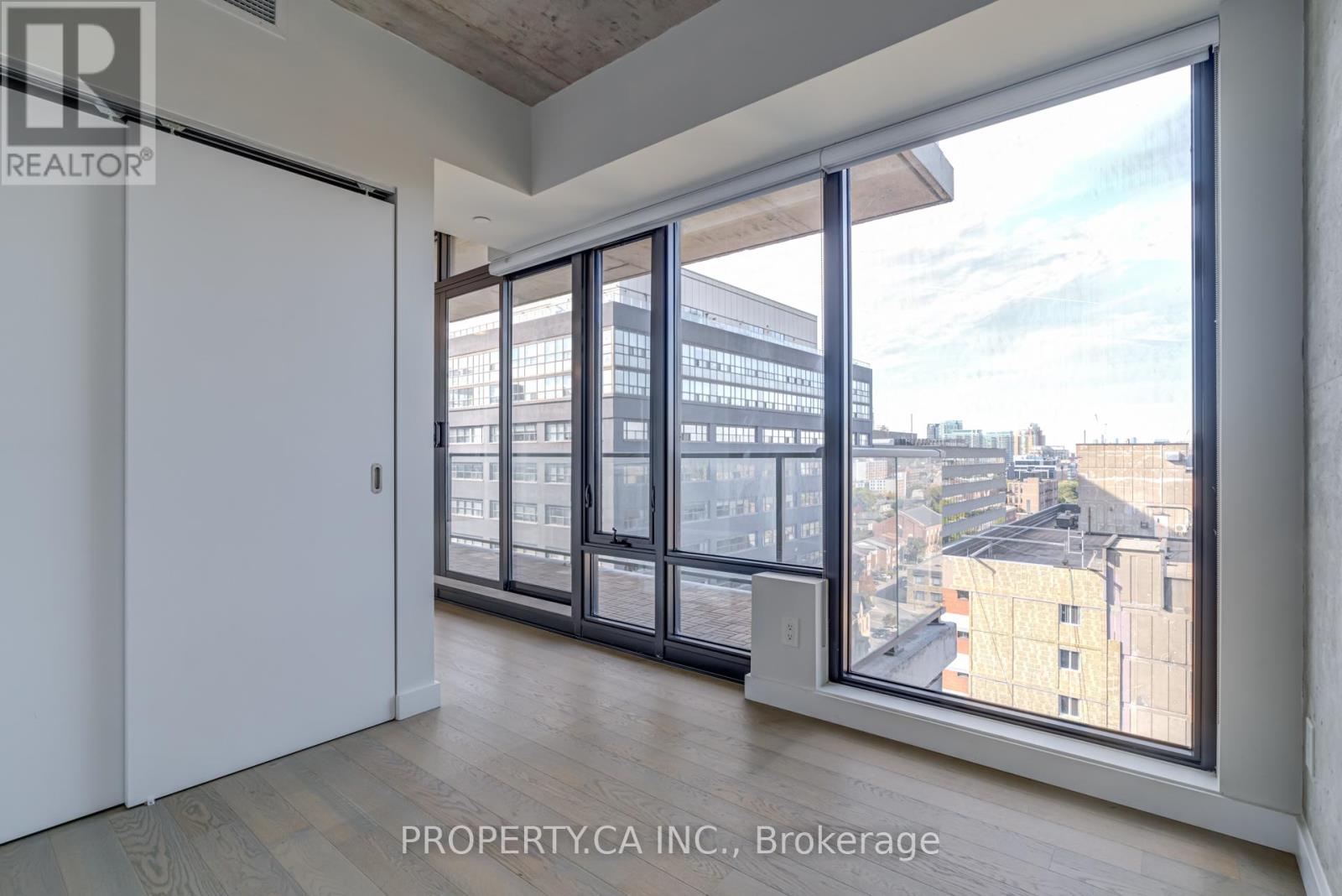 1202 - 111 Bathurst Street, Toronto, Ontario  M5V 0M9 - Photo 14 - C12465634