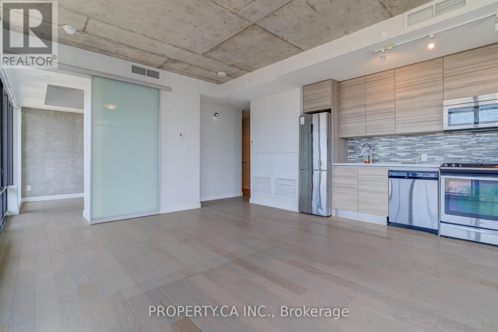 1202 - 111 Bathurst Street, Toronto, Ontario  M5V 0M9 - Photo 4 - C12465634