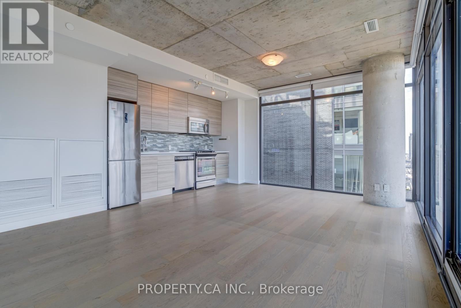1202 - 111 Bathurst Street, Toronto, Ontario  M5V 0M9 - Photo 5 - C12465634