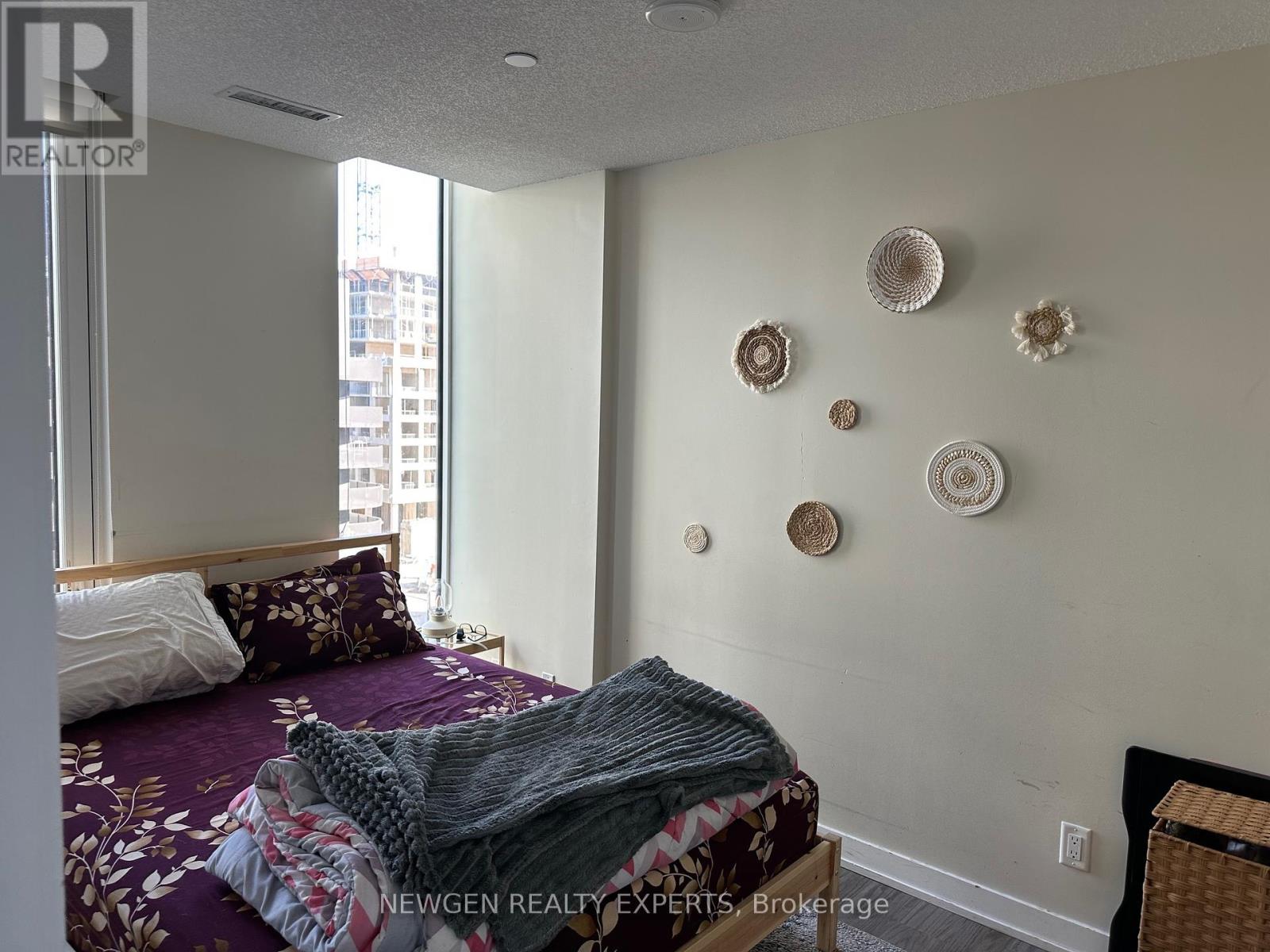702 - 38 Monte Kwinter Court, Toronto, Ontario  M3H 0E2 - Photo 9 - C12465645