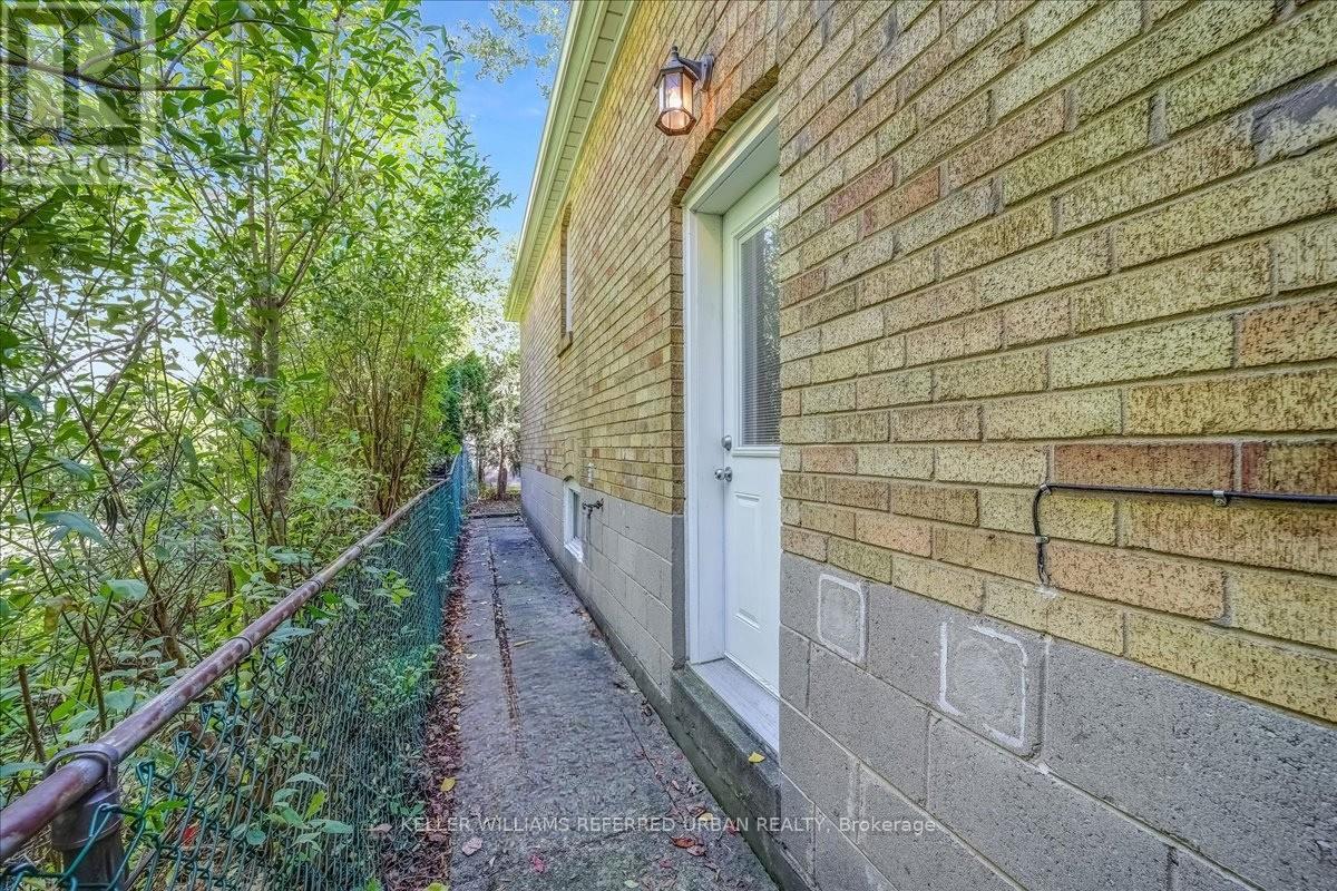17 Gwendolen Crescent, Toronto (Lansing-Westgate), Ontario  M2N 2L9 - Photo 22 - C12465665