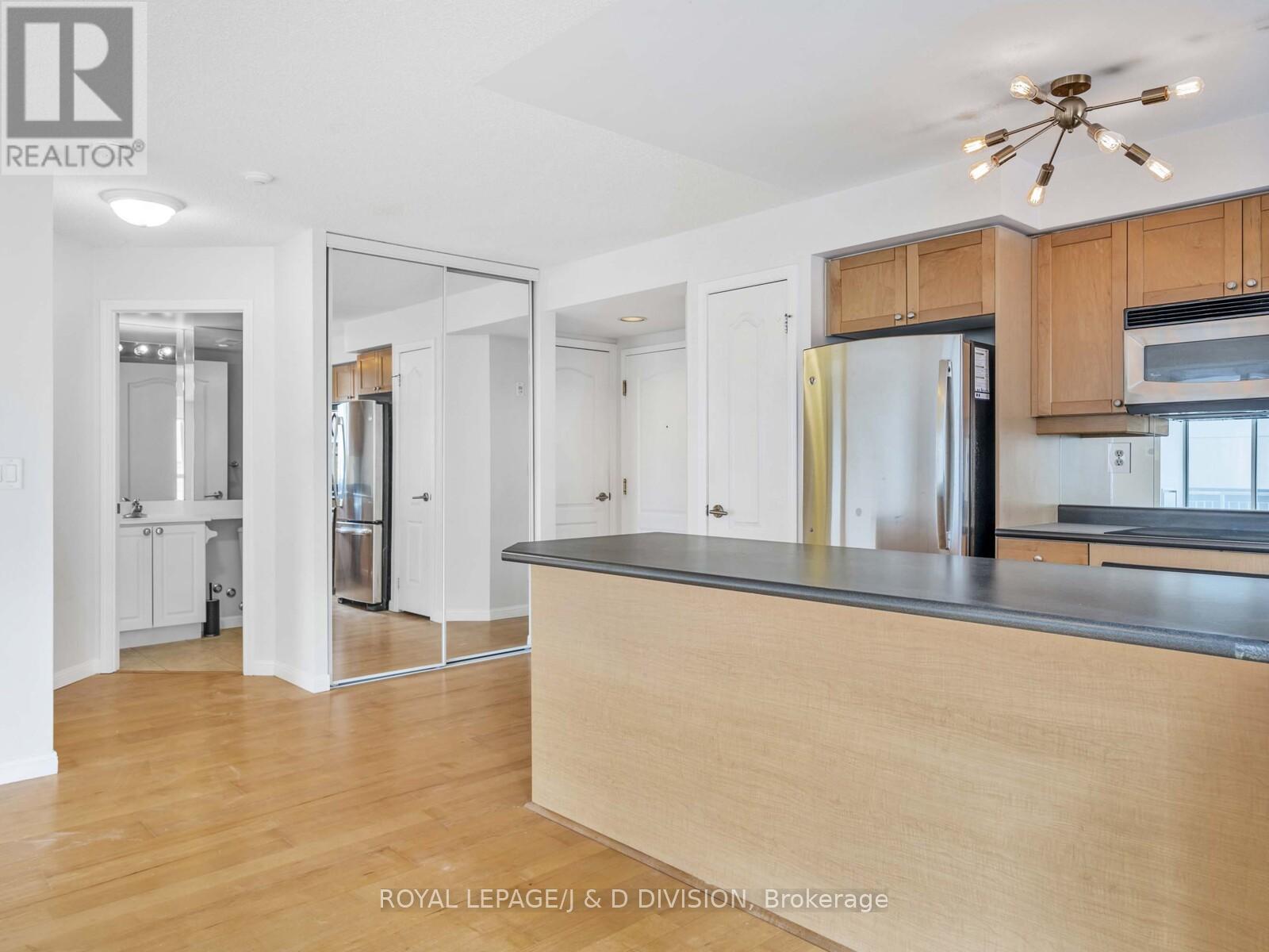 305 - 18 Stafford Street, Toronto, Ontario  M5V 3W4 - Photo 9 - C12465670