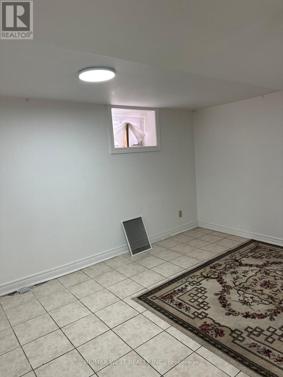 Lower - 563 Ossington Avenue, Toronto, Ontario  M6G 3T4 - Photo 16 - C12465723