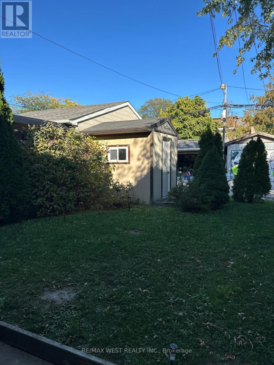 Lower - 563 Ossington Avenue, Toronto, Ontario  M6G 3T4 - Photo 17 - C12465723