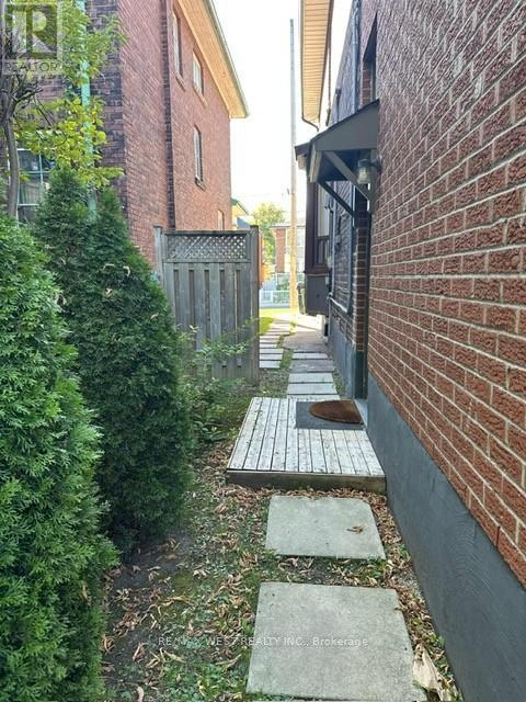 Lower - 563 Ossington Avenue, Toronto, Ontario  M6G 3T4 - Photo 2 - C12465723