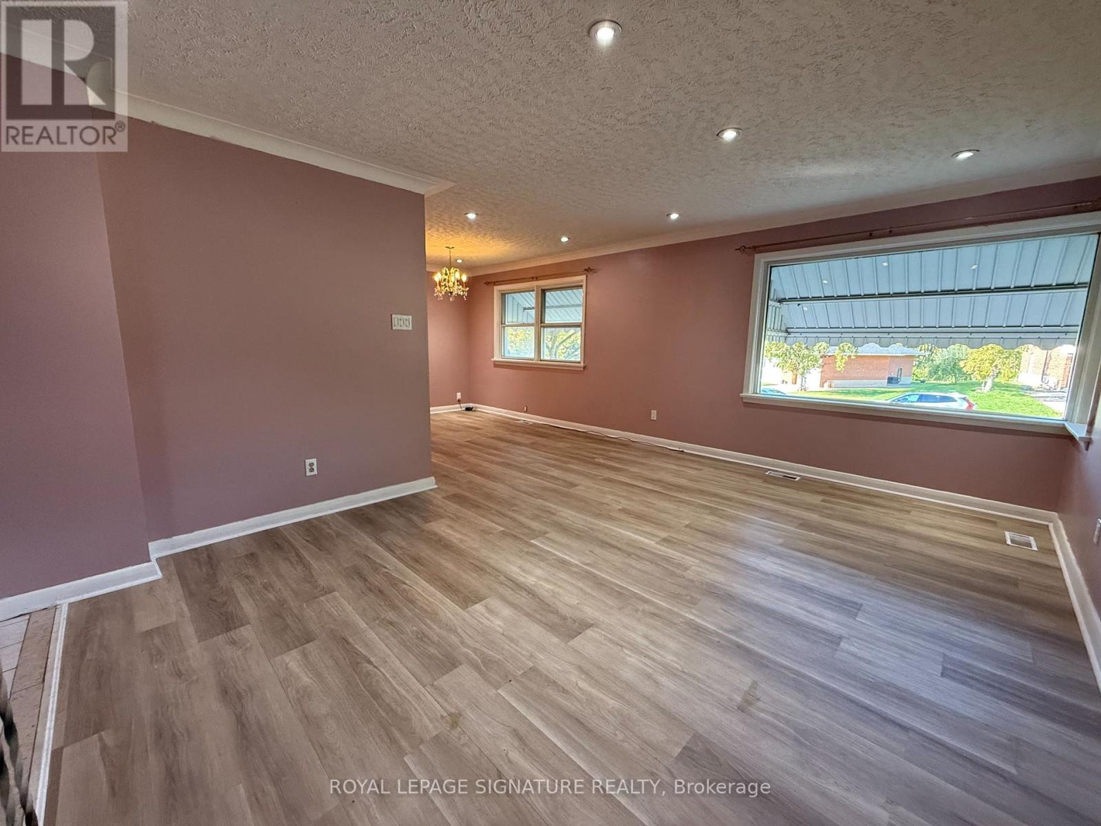 21 Prestbury Street, Toronto, Ontario  M4A 2H9 - Photo 5 - C12465755