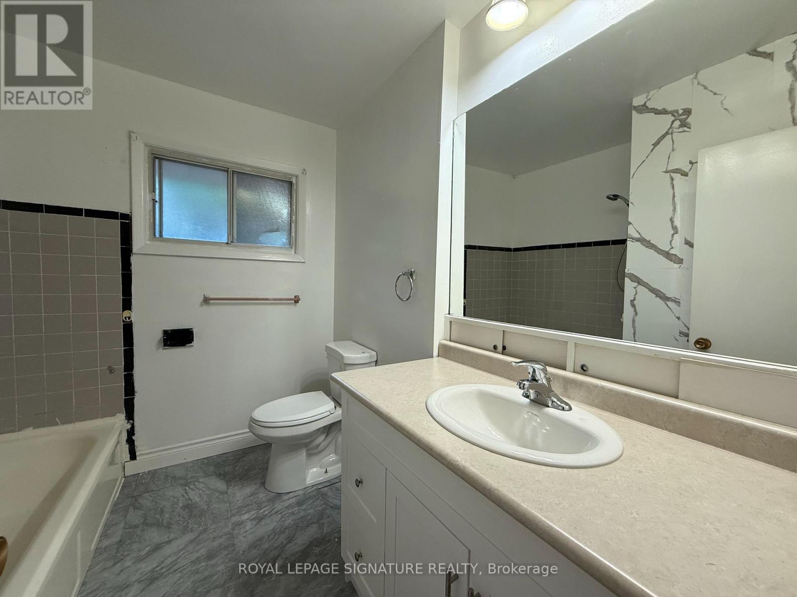 21 Prestbury Street, Toronto, Ontario  M4A 2H9 - Photo 8 - C12465755